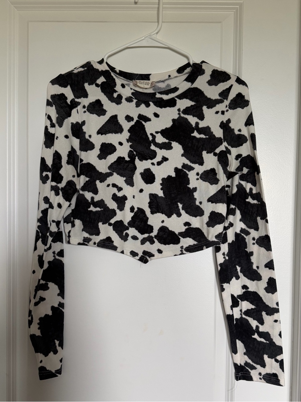 Altar'd State Black & White Cow Print Cropped Long-Sleeve Top